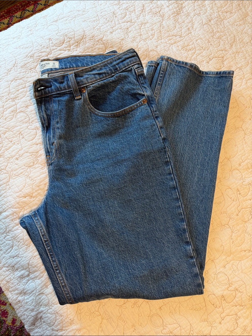 Abercrombie Curve Love 90s Straight Mid Rise Jeans